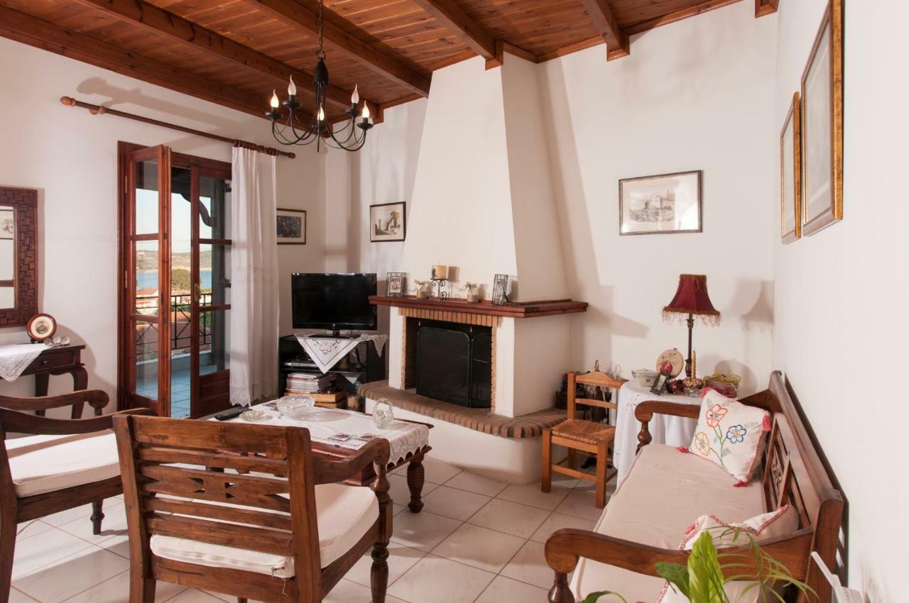 The House Of "Angelina", Magnificent View Of The Sea Apartment Метони Екстериор снимка